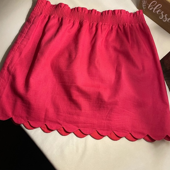 Bright pink skirt - Picture 2 of 5